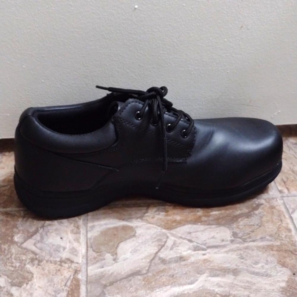 Perry Ellis, 11 Wide, Black